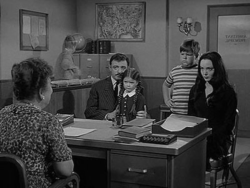 Los Addams van a la escuela