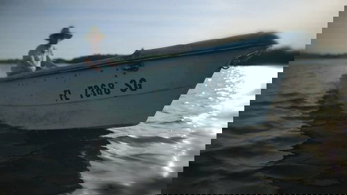 Un cuerpo en la bahía