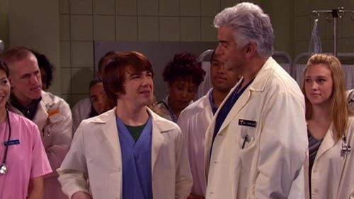 Llamando a Doctor Drake